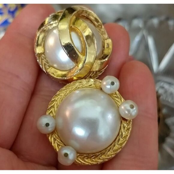 VINTAGE Faux Pearl Gold Clip-On Earrings Statement Bold Classic Mishmatch - Picture 6 of 12